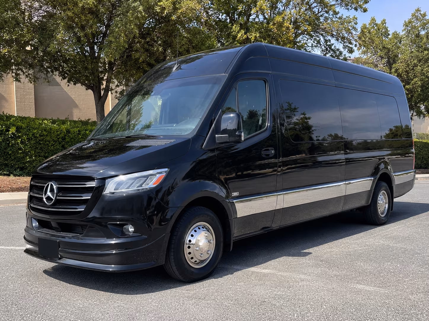 New York Airport Shuttle & Transportation party bus exterior