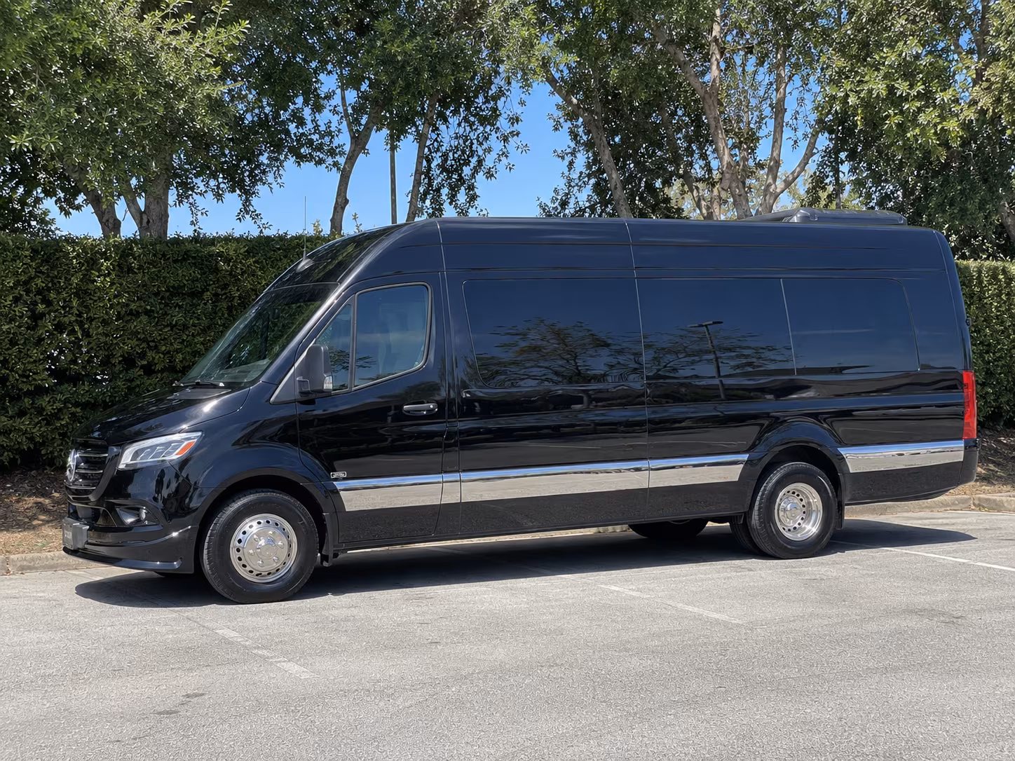 New York Airport Shuttle & Transportation party bus exterior