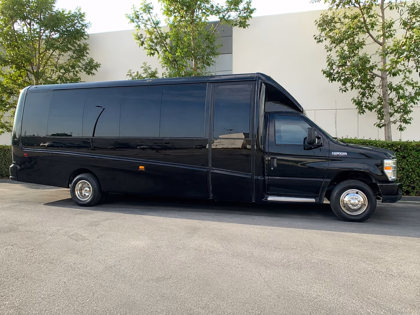 Newark Airport Shuttles & Transportation